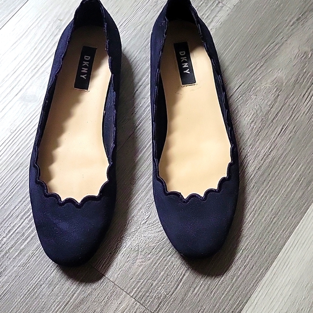 DKNY suede blue shoes size 6. Good condition. Used. Super cute cut out edges.